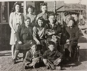 Quan family portrait, 1943
